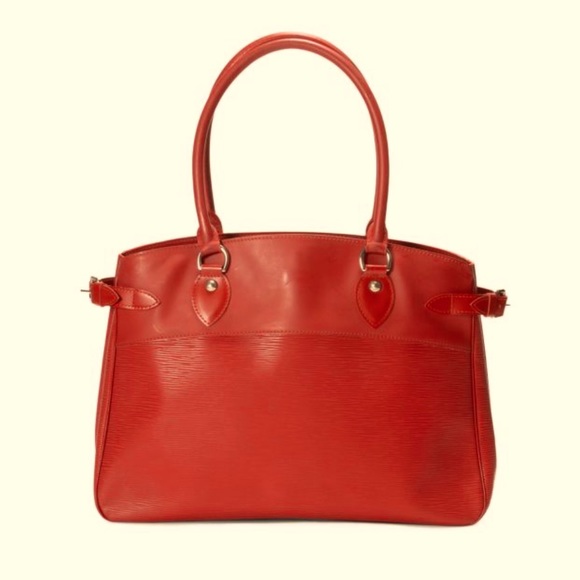 Louis Vuitton Passy GM Red Epi Leather with COA - Picture 1 of 16